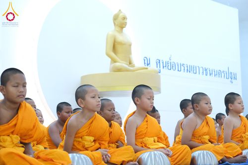 ภาพ No.320891:วันเสาร์ที่ 11 เมษายน พ.ศ.2569 พิธีตักบาตรฉลองสามเณรใหม่ ณ ศูนย์อบรมเยาวชนนครปฐม