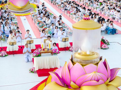 ภาพ No.292345:วันที่ 11 มกราคม พ.ศ. 2569 พิธีตักบาตรพระธรรมยาตรา ณ อนุสรณ์สถานคลองบางนางแท่น อ.สามพราน จ.นครปฐม ในโครงการธรรมยาตรา กตัญญูบูชา มหาปูชนียาจารย์ พระมงคลเทพมุนี(สด จนฺทสโร) พระผู้ปราบมาร อนุสรณ์สถาน 7 แห่ง ปีที่ 14
