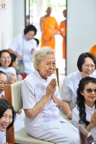 ภาพ No.328663:วันอังคารที่ 12 พฤษภาคม พ.ศ.2569 เจ้าประคุณสมเด็จพระมหารัชมงคลมุนี กรรมการมหาเถรสมาคม เจ้าคณะหนกลาง วัดไตรมิตรวิทยาราม วรวิหาร โปรดเมตตาเป็นองค์ประธาน พิธีเจริญพระพุทธมนต์ อายุวัฒนมงคล 98 ปี คุณแม่จุรี สุทธิผล ณ อาคารปลูกศรัทธา 2 วัดพระธรรมกาย