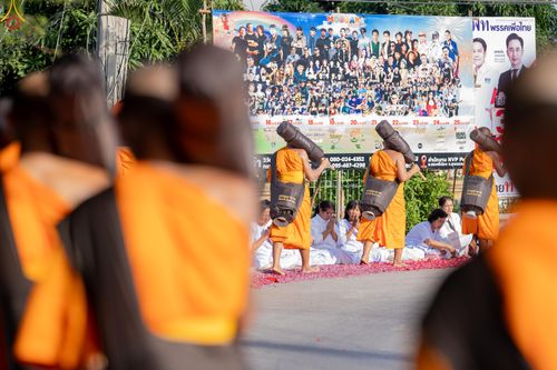 ภาพ No.287933:วันที่ 3 มกราคม พ.ศ. 2569 พิธีต้อนรับพระธรรมยาตรา ครั้งที่ 2 (ภาพชุดที่ 2) ในโครงการธรรมยาตรา กตัญญูบูชา มหาปูชนียาจารย์ พระมงคลเทพมุนี(สด จนฺทสโร) พระผู้ปราบมาร อนุสรณ์สถาน 7 แห่ง ปีที่ 14 ณ อนุสรณ์สถานมหาวิหารพระมงคลเทพมุนี (โลตัสแลนด์) อ.สองพี่น้อง จ.