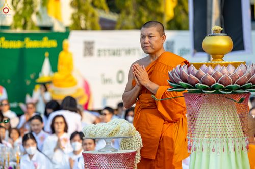 ภาพ No.296838:วันที่ 17 มกราคม พ.ศ. 2569 พิธีจุดประทีปถวายเป็นพุทธบูชา และบูชาธรรมมหาปูชนียาจารย์  ณ วัดโบสถ์บน ต.บางคูเวียง จ.นนทบุรี อนุสรณ์สถานลำดับที่ 4 สถานที่เกิดด้วยกายธรรม ในโครงการธรรมยาตรา กตัญญูบูชา มหาปูชนียาจารย์ พระมงคลเทพมุนี(สด จนฺทสโร) พระผู้ปราบมาร อ