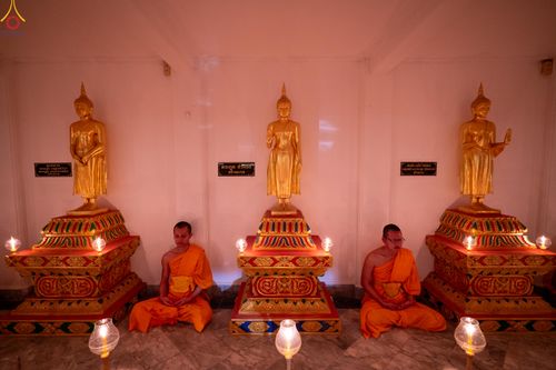 ภาพ No.294112:วันที่ 13 มกราคม พ.ศ. 2569 พิธีจุดประทีปถวายเป็นพุทธบูชา และบูชาธรรมมหาปูชนียาจารย์  (ภาพชุดที่ 2) ณ วัดสองพี่น้อง ต.ต้นตาล อ.สองพี่น้อง จ.สุพรรณบุรี ในโครงการธรรมยาตรา กตัญญูบูชา มหาปูชนียาจารย์ พระมงคลเทพมุนี(สด จนฺทสโร) พระผู้ปราบมาร อนุสรณ์สถาน 7 แห่