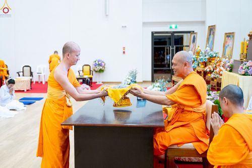 ภาพ No.242884:วันที่ 29-31 สิงหาคม พ.ศ. 2568 องค์กรภาคีเครือข่าย “บวร” (บ้าน-วัด-โรงเรียน-ราชการ) อ.คลองหลวง จัดบวชอุบาสิกาแก้ว ถวายพระราชกุศลแด่สมเด็จพระพันปีหลวง - กตัญญูบูชาแด่ผู้มีพระคุณ