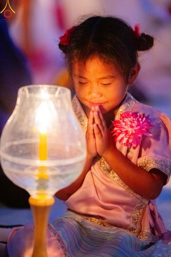 ภาพ No.192798:พิธีจุดประทีปถวายเป็นพุทธบูชา และบูชาธรรมมหาปูชนียาจารย์ ณ อนุสรณ์สถานคลองบางนางแท่น อ.สามพราน จ.นครปฐม ในโครงการธรรมยาตรา กตัญญูบูชา มหาปูชนียาจารย์ พระมงคลเทพมุนี(สด จนฺทสโร) พระผู้ปราบมาร อนุสรณ์สถาน 7 แห่ง ปีที่ 13 วันที่ 10 มกราคม พ.ศ. 2568