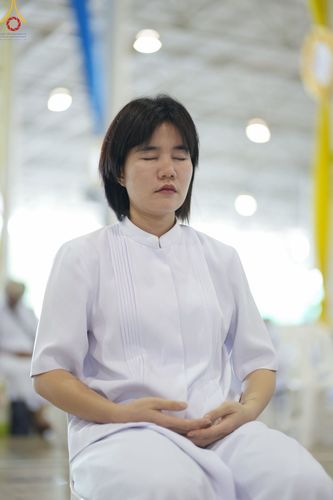 ภาพ No.87001:พิธีตักบาตร , พิธีบูชาข้าวพระ , พิธีจุดเทียนใจ ไฟนิรันดร์ อนันตชัย ในวันอาทิตย์ต้นเดือน 3 กันยายน พ.ศ. 2566 ณ วัดพระธรรมกาย