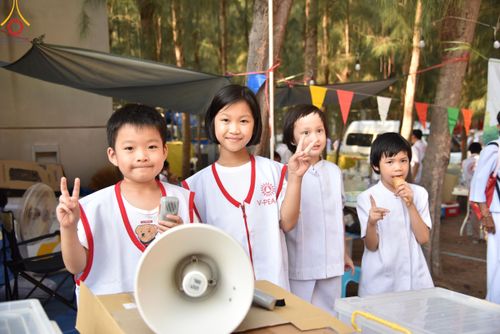 ภาพ No.107807:V.4 ทุ่มใจ การเตรียมงาน เก็บงาน การรับบุญของเจ้าหน้าที่หน่วยงานต่างๆ เพื่อโครงการธรรมยาตรา กตัญญูบูชามหาปูชนียาจารย์ พระมงคลเทพมุนี (สด จนฺทสโร) พระผู้ปราบมาร อนุสรณ์สถาน 7 แห่ง ปีที่ 12 ระหว่างวันที่ 2 - 31 มกราคม พ.ศ.2567