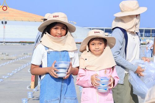 ภาพ No.60993:V.37 ยิ่งกว่าดี เพื่อ 80 ปีของพ่อ ภาพการเตรียมงานของหน่วยงานต่างๆ เพื่อพิธีฉลองอายุวัฒนมงคล 80 ปี หลวงพ่อธัมมชโย และรับถวายมหาสังฆทาน 10,000 กว่าวัดทั่วประเทศ ในวันคุ้มครองโลก วันจันทร์ที่ 22 เมษายน พ.ศ. 2567