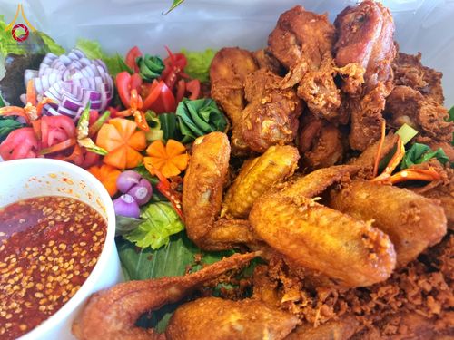 ภาพ No.204448:พิธีถวายภัตตาหารเป็นสังฆทาน แด่พระธรรมยาตรา ณ วัดพระธรรมกาย ตำบลคลองสาม อำเภอคลองหลวง จังหวัดปทุมธานี ในโครงการธรรมยาตรา กตัญญูบูชา มหาปูชนียาจารย์ พระมงคลเทพมุนี(สด จนฺทสโร) พระผู้ปราบมาร อนุสรณ์สถาน 7 แห่ง ปีที่ 13 วันที่ 31 มกราคม พ.ศ. 2568