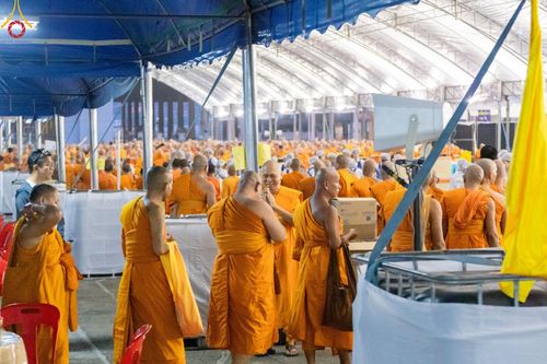 ภาพ No.58981:V.40 ภัตตาหารพระหมื่นวัด เราจัดให้ การปฏิบัติงานของเจ้าหน้าที่และอาสาสมัคร เพื่อรับบุญในการถวายภัตตาหาร แด่คณะสงฆ์ 10,000 กว่าวัดทั่วประเทศ ที่มาร่วมงานวันคุ้มครองโลก จันทร์ที่ 22 เมษายน พ.ศ. 2567 ณ วัดพระธรรมกาย