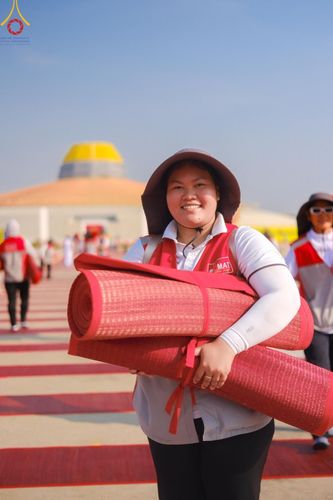 ภาพ No.208244:V.55 สารพัดV สารพัดดี ที่วัดพระธรรมกาย ในโครงการธรรมยาตรา กตัญญูบูชา มหาปูชนียาจารย์ พระมงคลเทพมุนี (สด จนฺทสโร) พระผู้ปราบมาร อนุสรณ์สถาน 7 แห่ง ปีที่ 13 ระหว่างวันที่ 2-31 มกราคม พ.ศ. 2568