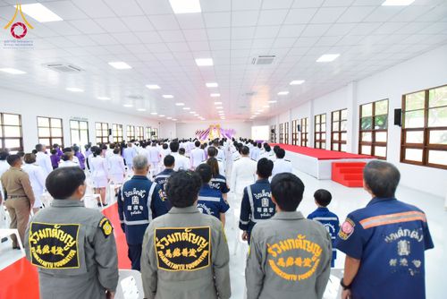 ภาพ No.227245:วันอังคารที่ 3 มิถุนายน พ.ศ. 2568 นายอำเภอคลองหลวง นำพสกนิกรรวมใจภักดิ์ สมเด็จพระนางเจ้าฯ พระบรมราชินี เนื่องในโอกาสวันเฉลิมพระชนมพรรษา ณ อาคารปลูกศรัทธา 2 วัดพระธรรมกาย อ.คลองหลวง จ.ปทุมธานี