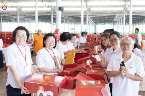 ภาพ No.212187:วันจันทร์ที่ 17 มีนาคม พ.ศ. 2568 บุญบรรจุกล่องไทยธรรม เพื่อถวายแด่พระสังฆาธิการ 40,000 กว่าวัดทั่วไทย ในวันคุ้มครองโลก 22 เมษายน พ.ศ. 2568 ณ บ้านแก้วเรือนทองคุณยายฯ วัดพระธรรมกาย