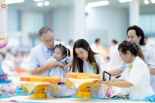 ภาพ No.240856:วันพุธที่ 27 สิงหาคม พ.ศ. 2568 พิธีทอดผ้าป่าเพื่อสร้างอาคาร  82 ปี หลวงพ่อธัมมชโย สมทบกฐินวัดพระธรรมกาย และกฐิน 30,000 วัดทั่วประเทศ ครั้งที่ 1