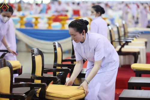 ภาพ No.59801:V.39 ทุ่มสุดใจ ธรรมชัย 80 ปี การเตรียมงาน การปฏิบัติงาน ของเจ้าหน้าที่หน่วยงานต่างๆ เพื่อพิธีฉลองอายุวัฒนมงคล 80 ปี หลวงพ่อธัมมชโย และรับถวายมหาสังฆทาน 10,000 กว่าวัดทั่วประเทศ ในวันคุ้มครองโลก จันทร์ที่ 22 เมษายน พ.ศ. 2567