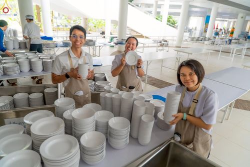 ภาพ No.243414:วันที่ 23-31 สิงหาคม พ.ศ. 2568 เจ้าหน้าที่ทุกสถานะ ทุ่มเทจัดงาน สัมมนารวมใจผู้นำบุญ เพื่องานกฐินสามัคคีทั่วไทย 30,000 วัด บูชาธรรม 81 ปี หลวงพ่อธัมมชโย