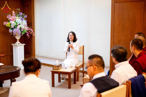 ภาพ No.317550:วันอังคารที่ 24 มีนาคม พ.ศ.2569  หลวงพ่อทัตตชีโว รองเจ้าอาวาส วัดพระธรรมกาย ต้อนรับปฏิสันถารคณะลามะจากทิเบต