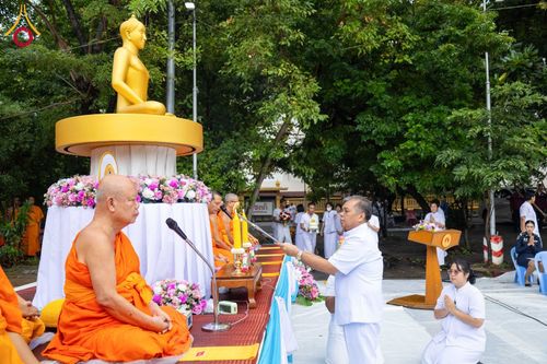ภาพ No.351427:วันที่ 22 กันยายน พ.ศ. 2569  พิธีตักบาตรสามเณรธรรมทายาท โครงการบรรพชาพัฒนาคุณธรรม จริยธรรม  สำหรับนักเรียนนายสิบตำรวจ (นสต.) รุ่นที่ 16 ศูนย์ฝึกอบรมตำรวจภูธรภาค 1  ณ วัดพระพุทธบาทราชวรมหาวิหาร