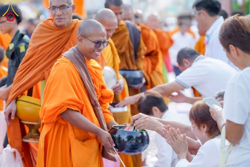ภาพ No.314011:วันอาทิตย์ที่ 14 มีนาคม พ.ศ. 2569 ทำบุญเมืองหาดใหญ่ตักบาตรพระ 1,109 รูป เติมบุญใหญ่ หลังวิกฤตมหาอุทกภัย ณ ซุ้มประตูไชน่าทาวน์ ถนนศุภสารรังสรรค์ อ.หาดใหญ่ จ.สงขลา