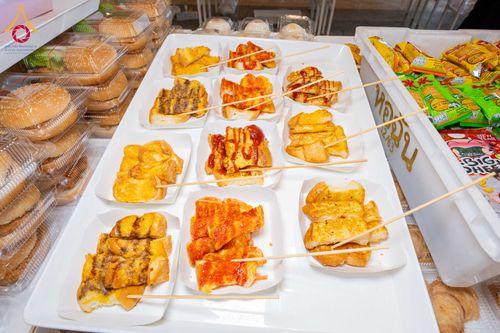 ภาพ No.307029:วันที่ 31 มกราคม พ.ศ. 2569 พิธีถวายภัตตาหารเป็นสังฆทาน แด่พระธรรมยาตรา ณ วัดพระธรรมกาย  จังหวัดปทุมธานี ในโครงการธรรมยาตรา กตัญญูบูชา มหาปูชนียาจารย์ พระมงคลเทพมุนี(สด จนฺทสโร) พระผู้ปราบมาร อนุสรณ์สถาน 7 แห่ง ปีที่ 14