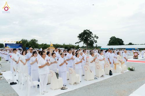 ภาพ No.346527:วันอาทิตย์ที่ 30 สิงหาคม พ.ศ.2569 พิธีทอดผ้าป่า สวดธรรมจักรกัปปวัตนสูตรกลั่นแผ่นดินโปรยรัตนชาติ  สถาปนาองค์พระเจดีย์เพื่อสร้างสันติภาพโลก  ณ ศูนย์ปฏิบัติธรรมพนมสารคาม (เพชรตะวัน) จังหวัดฉะเชิงเทรา