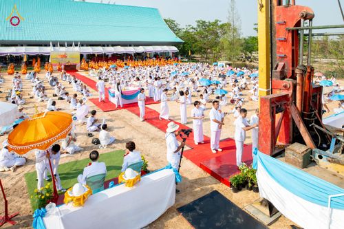 ภาพ No.327251:วันศุกร์ที่ 1 พฤษภาคม พ.ศ.2569 พิธีทอดผ้าป่า โปรยรัตนชาติ ตอกเสาเข็มมงคลต้นแรก สถาปนา “องค์พระเจดีย์เพื่อสร้างสันติภาพโลก” (แห่งแรกของภาคอีสาน) ณ ธุดงคสถานอำนาจเจริญ  อ.เมือง จ.อำนาจเจริญ