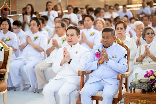 ภาพ No.311197:วันเสาร์ที่ 28 กุมภาพันธ์ พ.ศ. 2569 พิธีตักบาตรพระมหากุศล 11,250 รูป เฉลิมฉลอง 1,250 ปีศรีธรรมราชเจดีย์ สู่มรดกโลก ณ ถนนราชดำเนิน บริเวณหน้าวัดพระมหาธาตุวรมหาวิหาร อ.เมือง จ.นครศรีธรรมราช