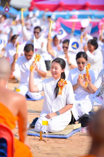 ภาพ No.327234:วันศุกร์ที่ 1 พฤษภาคม พ.ศ.2569 พิธีทอดผ้าป่า โปรยรัตนชาติ ตอกเสาเข็มมงคลต้นแรก สถาปนา “องค์พระเจดีย์เพื่อสร้างสันติภาพโลก” (แห่งแรกของภาคอีสาน) ณ ธุดงคสถานอำนาจเจริญ  อ.เมือง จ.อำนาจเจริญ