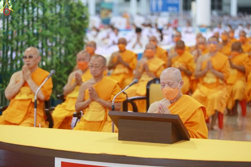 ภาพ No.85120:บรรยากาศการต้อนรับพระสังฆาธิการทั่วประเทศ และพิธีบูชาข้าวพระในวันสมาธิโลก วันอาทิตย์ต้นเดือนที่ 6 สิงหาคม พ.ศ. 2566 ณ สภาธรรมกายสากล วัดพระธรรมกาย