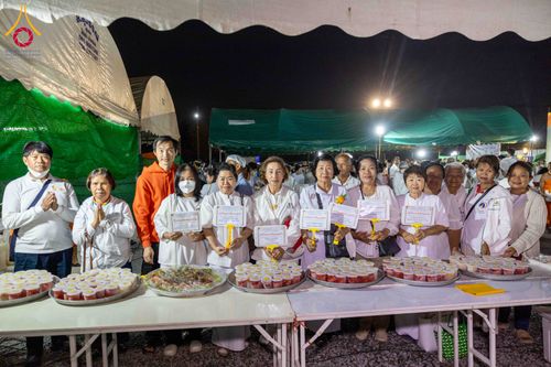 ภาพ No.301733:วันที่ 24 มกราคม พ.ศ. 2569 พิธีถวายภัตตาหารเป็นสังฆทาน แด่พระธรรมยาตรา ณ อนุสรณ์สถานบางปลา วัดบางปลา อำเภอบางเลน จังหวัดนครปฐม ในโครงการธรรมยาตรา กตัญญูบูชา มหาปูชนียาจารย์ พระมงคลเทพมุนี(สด จนฺทสโร) พระผู้ปราบมาร อนุสรณ์สถาน 7 แห่ง ปีที่ 14