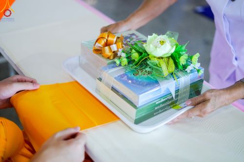 ภาพ No.81178:พิธีถวายหนังสือธรรมะ บาลี นักธรรม ทางก้าวหน้า วันเสาร์ที่ 27 พฤษภาคม พ.ศ. 2566 ณ บ้านแก้วเรือนทองคุณยายอาจารย์ฯ สภาธรรมกายสากล