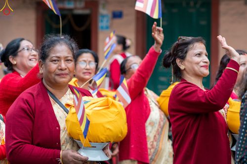 ภาพ No.77680:พิธีตัดปอยผมและปลงผมนาคธรรมทายาท ในโครงการบรรพชาสามเณรหมู่ ประเทศเนปาล วันที่ 11 มีนาคม พ.ศ.2566