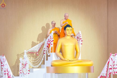 ภาพ No.84756:พิธีบรรจุพระบรมสารีริกธาตุภายในเกตุดอกบัวตูม องค์พระประธาน ณ ห้องแก้วสารพัดนึก 2 วัดพระธรรมกาย ในวันอาสาฬหบูชา อังคารที่ 1 สิงหาคม พ.ศ.2566