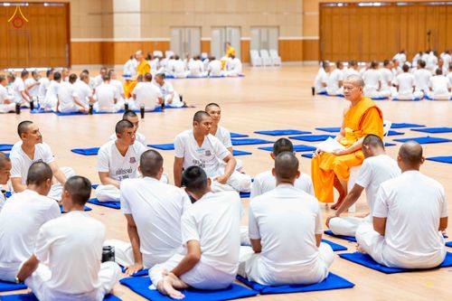 ภาพ No.341078:วันที่ 26 กรกฎาคม พ.ศ. 2569 โครงการพัฒนาคุณธรรม จริยธรรม สำหรับนักเรียนนายสิบตำรวจ (นสต.) รุ่นที่ 17 ศูนย์ฝึกอบรมตำรวจภูธรภาค 1 ได้จัดกิจกรรม ตักบาตรเพื่อน้อมอุทิศถวายเพื่อเป็นพระราชกุศลฯ  และปฏิบัติธรรม ติวธรรมมะ ณ ศูนย์ปฏิบัติธรรมเวิล์ดพีช วัลเล่ย์ (Wo
