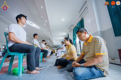 ภาพ No.284454:วันพุธที่ 17  ธันวาคม พ.ศ.2568  พิธีปลงผมนาคธรรมทายาท  โครงการบรรพชาสามเณรและบวชอุบาสิกาแก้ว  ณ วิทยาลัยศรีวิจายา (Sekolah Tinggi Agama Buddha Negeri Sriwijaya) เมืองตังเกอรัง จังหวัดบันเตน ประเทศอินโดนีเซีย