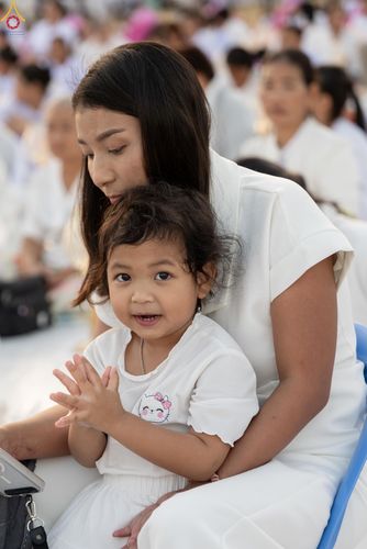 ภาพ No.302057:วันที่ 23 มกราคม พ.ศ. 2569 พิธีจุดประทีปธรรมถวายเป็นพุทธบูชา และบูชาธรรมมหาปูชนียาจารย์  ณ อนุสรณ์สถานลำดับที่ 5 สถานที่เผยแผ่วิชชาธรรมกายครั้งแรก อนุสรณ์สถานบางปลา วัดบางปลา อำเภอบางเลน จังหวัดนครปฐม ในโครงการธรรมยาตรา กตัญญูบูชา มหาปูชนียาจารย์ พระมงคล