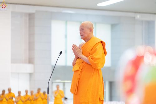 ภาพ No.318411:วันอาทิตย์ต้นเดือนที่ 5 เมษายน พ.ศ.2569 พิธีทอดผ้าป่าสมทบมหาสังฆทาน 40,000 กว่าวัดทั่วประเทศ ณ สภาธรรมกายสากล วัดพระธรรมกาย