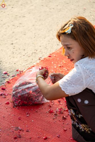 ภาพ No.293062:วันที่ 11 มกราคม พ.ศ. 2569 พิธีต้อนรับพระธรรมยาตรา ณ อนุสรณ์สถานลำดับที่ 3 (ภาพชุดที่ 2) สถานที่เกิดในเพศสมณะ วัดสองพี่น้อง อำเภอสองพี่น้อง จังหวัดสุพรรณบุรี ในโครงการธรรมยาตรา กตัญญูบูชา มหาปูชนียาจารย์ พระมงคลเทพมุนี(สด จนฺทสโร) พระผู้ปราบมาร อนุสรณ์สถ