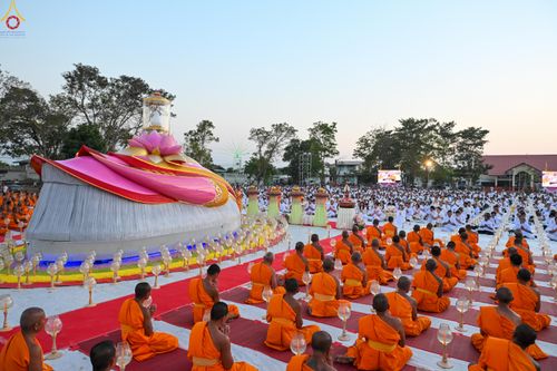 ภาพ No.293994:วันที่ 14 มกราคม พ.ศ. 2569 พิธีจุดประทีปถวายเป็นพุทธบูชา และบูชาธรรมมหาปูชนียาจารย์  ณ วัดสองพี่น้อง ต.ต้นตาล อ.สองพี่น้อง จ.สุพรรณบุรี ในโครงการธรรมยาตรา กตัญญูบูชา มหาปูชนียาจารย์ พระมงคลเทพมุนี(สด จนฺทสโร) พระผู้ปราบมาร อนุสรณ์สถาน 7 แห่ง ปีที่ 14