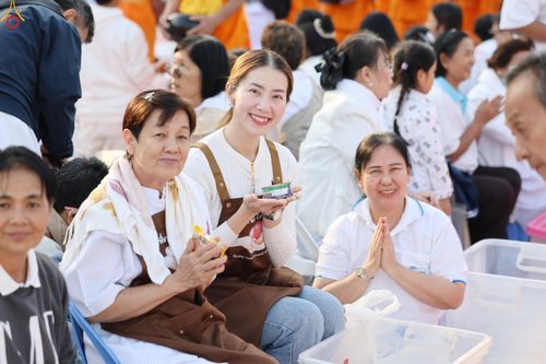 ภาพ No.292433:วันที่ 11 มกราคม พ.ศ. 2569 พิธีตักบาตรพระธรรมยาตรา ณ อนุสรณ์สถานคลองบางนางแท่น อ.สามพราน จ.นครปฐม ในโครงการธรรมยาตรา กตัญญูบูชา มหาปูชนียาจารย์ พระมงคลเทพมุนี(สด จนฺทสโร) พระผู้ปราบมาร อนุสรณ์สถาน 7 แห่ง ปีที่ 14
