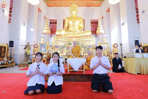 ภาพ No.289051:วันพุธที่ 17 ธันวาคม พ.ศ.2568 กิจกรรมเยาวชนไทยรวมใจทำความดี "เด็กดีมหานคร ต้นแบบด้านศีลธรรม" แข่งขันสอบตอบปัญหาศีลธรรมในพระพุทธศาสนา ครั้งที่ 7 และวันรวมพลังเด็กดี V-Star ประจำปี 2568 ณ วัดมหาธาตุยุวราชรังสฤษฎิ์ราชวรมหาวิหาร กรุงเทพมหานคร