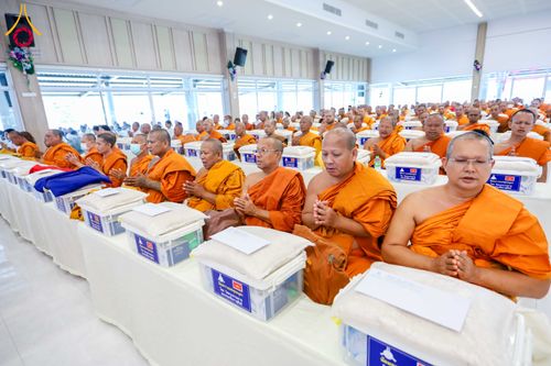 ภาพ No.313741:วันเสาร์ที่ 14 มีนาคม พ.ศ. 2569 พิธีตักบาตรแด่คณะสงฆ์ 323 วัด 4 จังหวัดชายแดนภาคใต้ พิธีถวายสังฆทานแด่คณะสงฆ์ 323 วัด ปีที่ 22 ครั้งที่ 183 พิธีมอบกองทุนหนุนแรงใจช่วยครูใต้ ปีที่ 19 ครั้งที่ 146 และพิธีทำบุญอุทิศส่วนกุศลให้ผู้วายชนม์ ณ ศูนย์ปฏิบัติธรรมภา