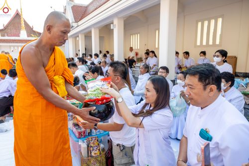 ภาพ No.297673:วันที่ 18 มกราคม พ.ศ. 2569 พิธีตักบาตรพระธรรมยาตรา ณ วัดโบสถ์บน ต.บางคูเวียง จ.นนทบุรี อนุสรณ์สถานลำดับที่ 4 สถานที่เกิดด้วยกายธรรม ในโครงการธรรมยาตรา กตัญญูบูชา มหาปูชนียาจารย์ พระมงคลเทพมุนี(สด จนฺทสโร) พระผู้ปราบมาร อนุสรณ์สถาน 7 แห่ง ปีที่ 14