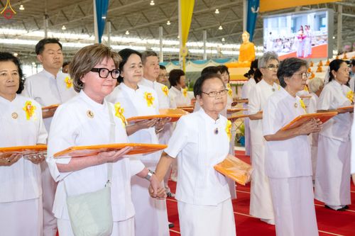 ภาพ No.345650:วันพฤหัสบดีที่ 27 สิงหาคม พ.ศ.2569 พิธีทอดผ้าป่าเพื่อถวายอุปกรณ์สื่อโสตทัศน์ อาคาร 82 ปี หลวงพ่อธัมมชโย พิธีทอดผ้าป่าสมทบกฐินวัดพระธรรมกาย และสมทบกฐิน 30,000 กว่าวัดทั่วไทย ครั้งที่ 1 ประจำปี พุทธศักราช 2569 ณ วัดพระธรรมกาย ปทุมธานี