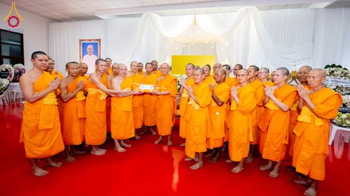 ภาพ No.315886:วันพฤหัสบดีที่ 26 มีนาคม พ.ศ. 2569 พิธีบำเพ็ญกุศล คุณพ่อณรงค์ จินตมากุล  สิริอายุ 99 ปี 11 เดือน โยมบิดา พระครูปลัดรัตนวีรวัฒน์ (รังสฤษดิ์ อิทฺธิจินตโก) ที่ปรึกษาเจ้าคณะจังหวัดปทุมธานี เจ้าอาวาสวัดพระธรรมกาย  ณ ห้องปลูกศรัทธา 2 วัดพระธรรมกาย ปทุมธานี