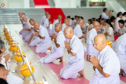 ภาพ No.350795:วันที่ 19 กันยายน พ.ศ.2569 พิธีบรรพชาอุปสมบท โครงการอุปสมบทหมู่บูชาธรรม ครบรอบ 109 ปี วันครูผู้ค้นพบวิชชาธรรมกาย ณ โบสถ์พระไตรปิฏก วัดพระธรรมกาย