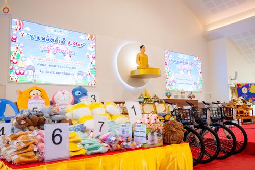 ภาพ No.283890:วันที่ 18 พฤศจิกายน พ.ศ. 2568 พิธีทอดกฐินสามัคคีทั่วไทย 30,000 วัด  โดยคณะศิษยานุศิษย์ บูชาธรรม 81 ปี  หลวงพ่อธัมมชโย  ณ วัดสวายสอ จ.บุรีรัมย์