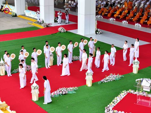 ภาพ No.316522:วันอาทิตย์ที่ 29 มีนาคม พ.ศ. 2569 พิธีทอดผ้าบังสุกุลและพิธีชำระร่าง โยมพ่อณรงค์ จินตมากุล  สิริอายุ 99 ปี 11 เดือน โยมบิดา พระครูปลัดรัตนวีรวัฒน์ (รังสฤษดิ์ อิทฺธิจินตโก) ที่ปรึกษาเจ้าคณะจังหวัดปทุมธานี เจ้าอาวาสวัดพระธรรมกาย  ณ ฌาปนสถานชั่วคราว ทางเข้า 