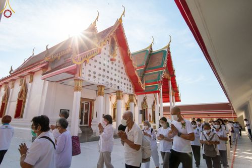 ภาพ No.71619:พระธรรมยาตรา ปฏิบัติศาสนกิจ ทำนุบำรุงศาสนสถาน, ปฏิบัติธรรม ร่วมกับชุมชน,นักเรียนเด็กดีวีสตาร์ และร่วมพิธีทอดผ้าป่าบำรุงศาสนสถาน ในโครงการธรรมยาตรากตัญญูบูชา มหาปูชนียาจารย์ พระมงคลเทพมุนี(สด จนฺทสโร) พระผู้ปราบมาร อนุสรณ์สถาน 7 แห่ง ปีที่ 11 ณ วัดสองพี่น