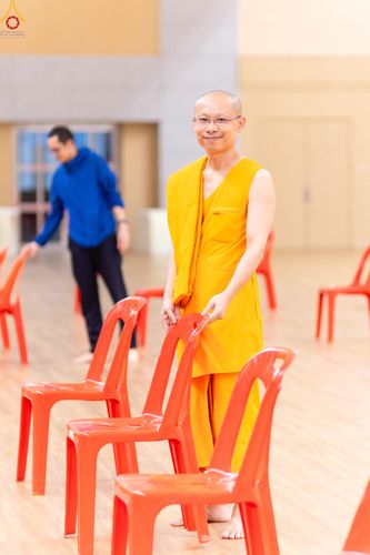 ภาพ No.322760:วันที่ 15-18 เมษายน พ.ศ.2569 การเเตรียมโต๊ะฉัน , เตรียมจุดพักค้าง , เรียงเก้าอี้ , เรียงกล่องไทยธรรม  เพื่องานถวายมหาสังฆทาน 40,000 กว่าวัดทั่วประเทศ วันคุ้มครองโลก 22 เมษายน พ.ศ.2569 วัดพระธรรมกาย