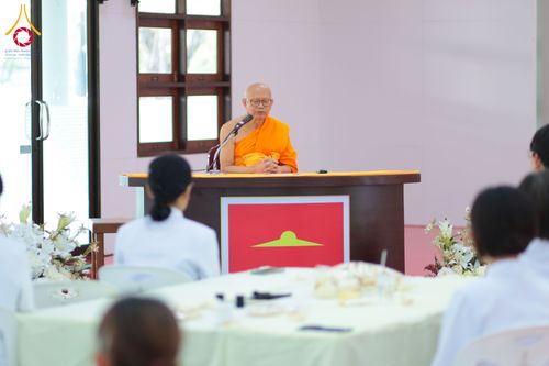 ภาพ No.327430:วันศุกร์ที่ 1 พฤษภาคม พ.ศ. 2569 รวมใจพสกนิกรชาวอำเภอคลองหลวง ประดิษฐ์ดอกไม้จันทน์ เพื่อใช้ในพิธีถวายดอกไม้จันทน์ในงานพระราชพิธีถวายพระเพลิงพระบรมศพ สมเด็จพระนางเจ้าสิริกิติ์ พระบรมราชินีนาถ พระบรมราชชนนีพันปีหลวง ณ วัดพระธรรมกาย